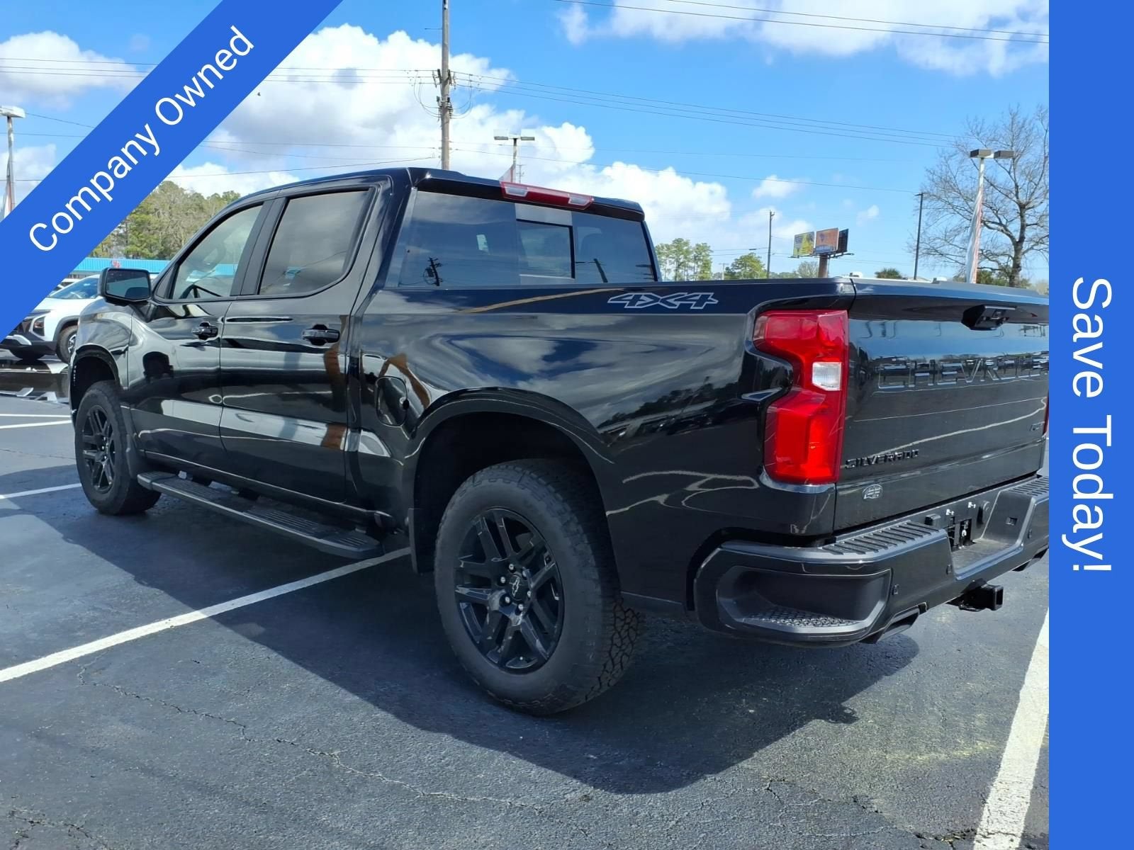 2026 Chevrolet Silverado 1500 RST Crew Cab Pickup Slide 4