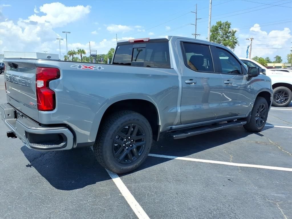 2026 Chevrolet Silverado 1500 RST Crew Cab Pickup Slide 2