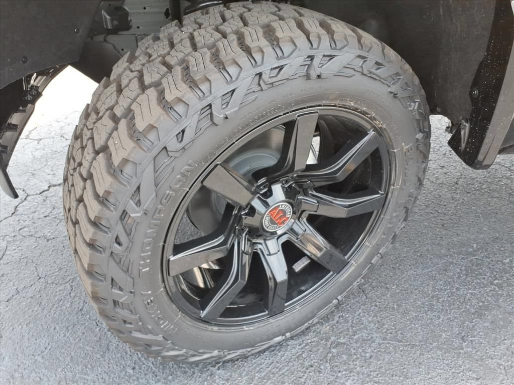 2026 Chevrolet Silverado 1500 RST Crew Cab Pickup Slide 15
