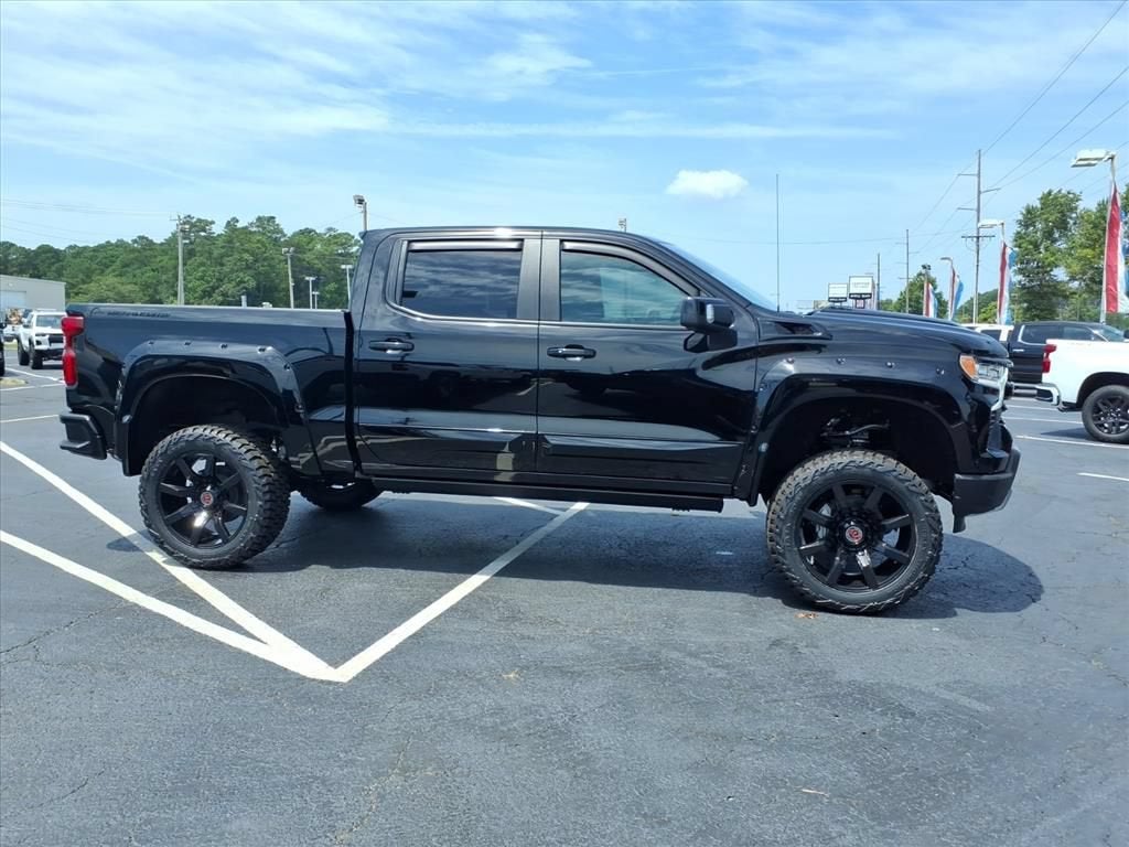 2026 Chevrolet Silverado 1500 RST Crew Cab Pickup Slide 1