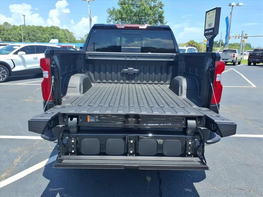 2026 Chevrolet Silverado 1500 LTZ Crew Cab Pickup Slide 14