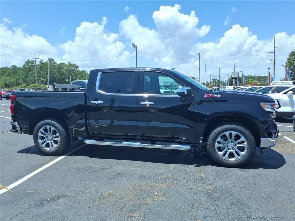 2026 Chevrolet Silverado 1500 LTZ Crew Cab Pickup Slide 1