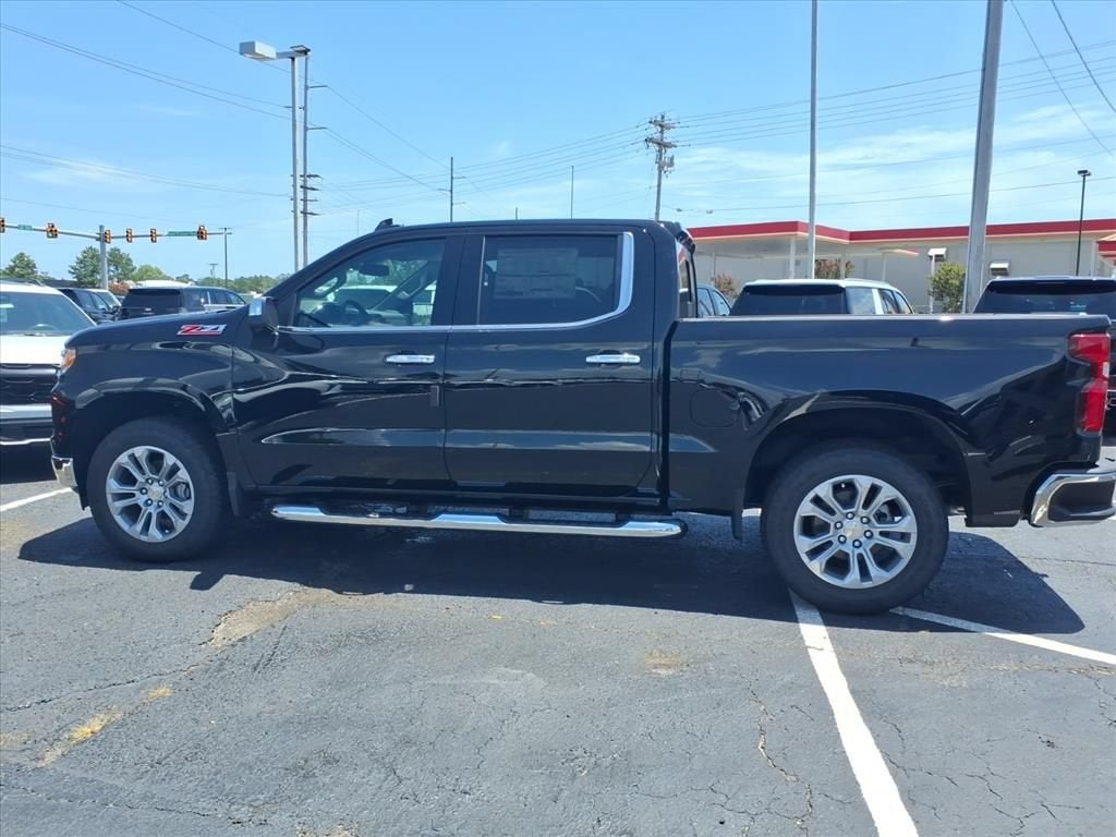 2026 Chevrolet Silverado 1500 LTZ Crew Cab Pickup Slide 5