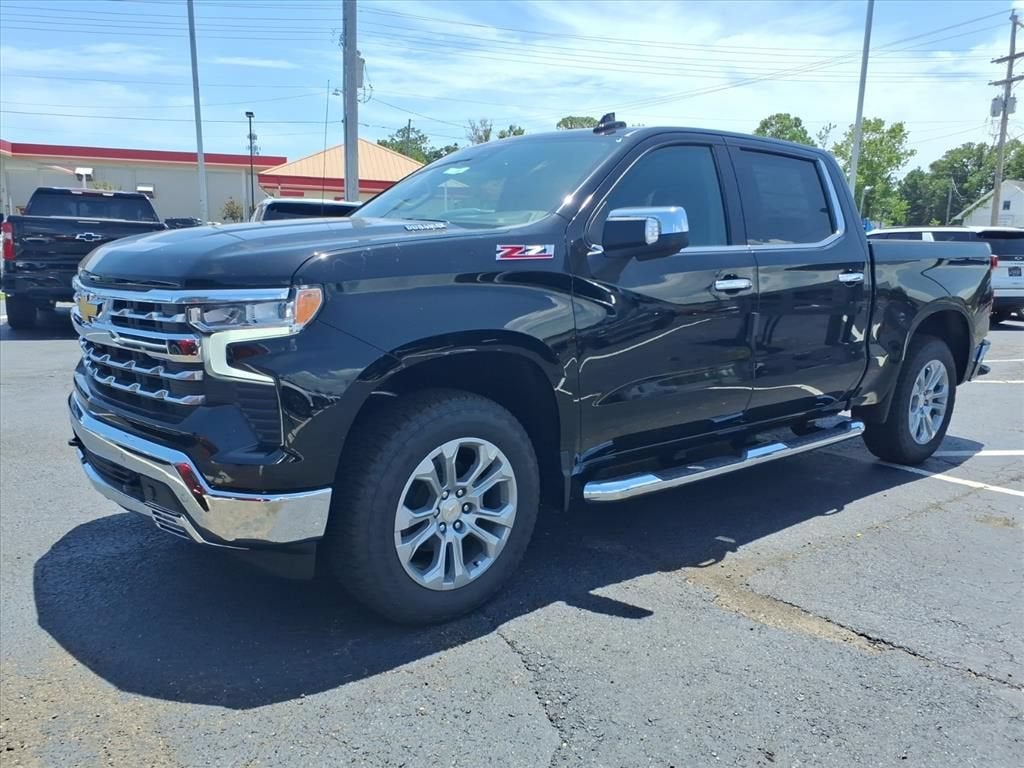 2026 Chevrolet Silverado 1500 LTZ Crew Cab Pickup Slide 7