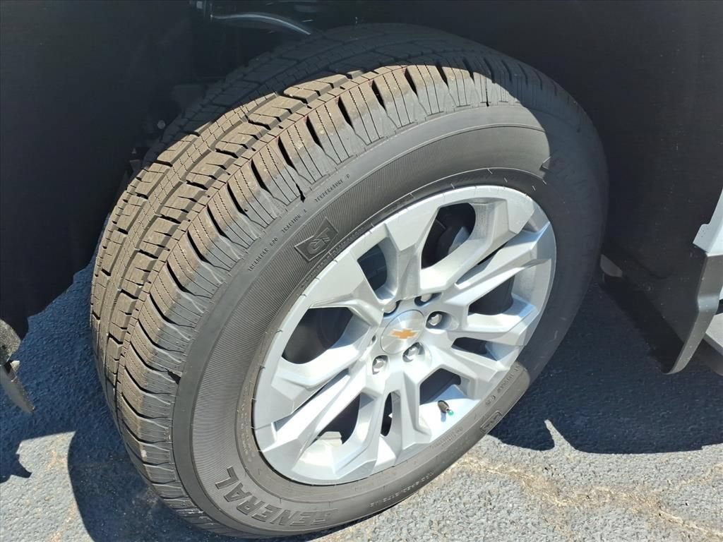 2026 Chevrolet Silverado 1500 LTZ Crew Cab Pickup Slide 15