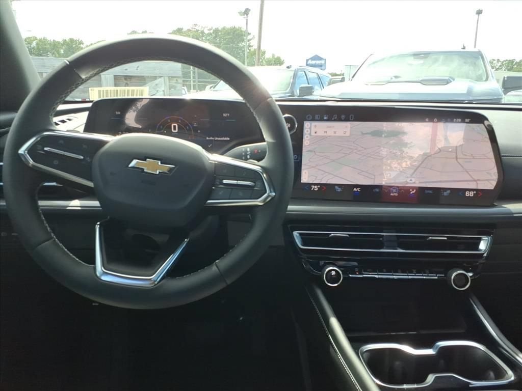 2027 Chevrolet Traverse LT SUV Slide 12