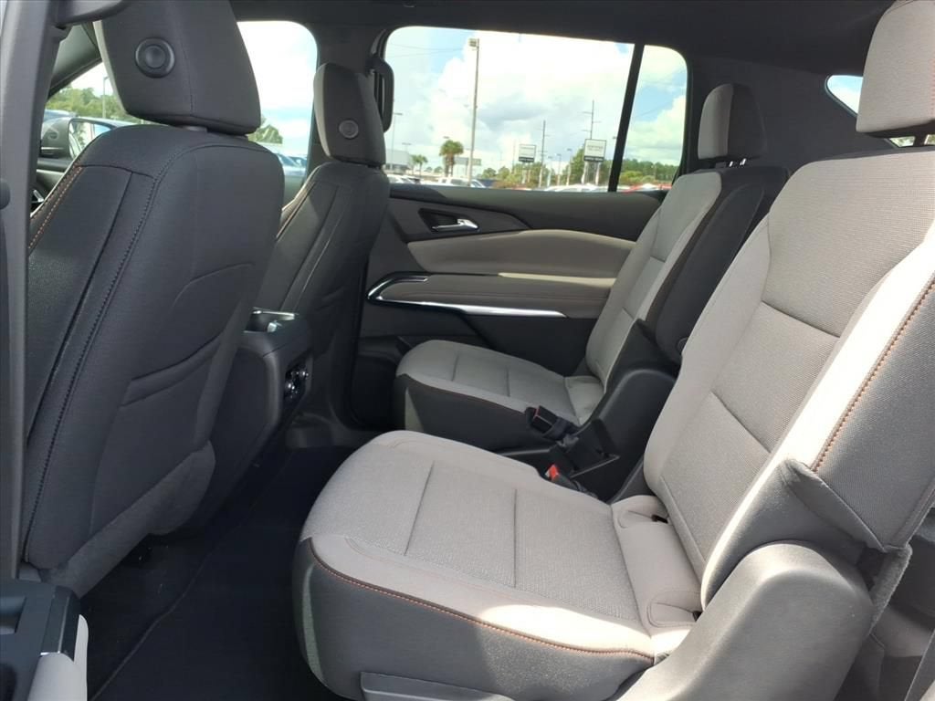 2027 Chevrolet Traverse LT SUV Slide 13