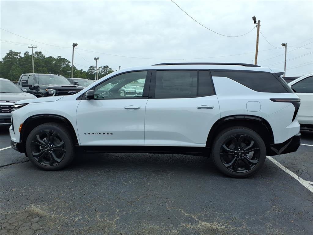 2027 Chevrolet Traverse RS SUV Slide 5