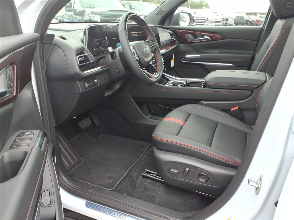 2027 Chevrolet Traverse RS SUV Slide 8