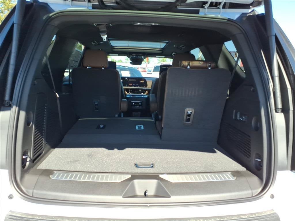 2027 Chevrolet Tahoe HIGH COUNTRY SUV Slide 14