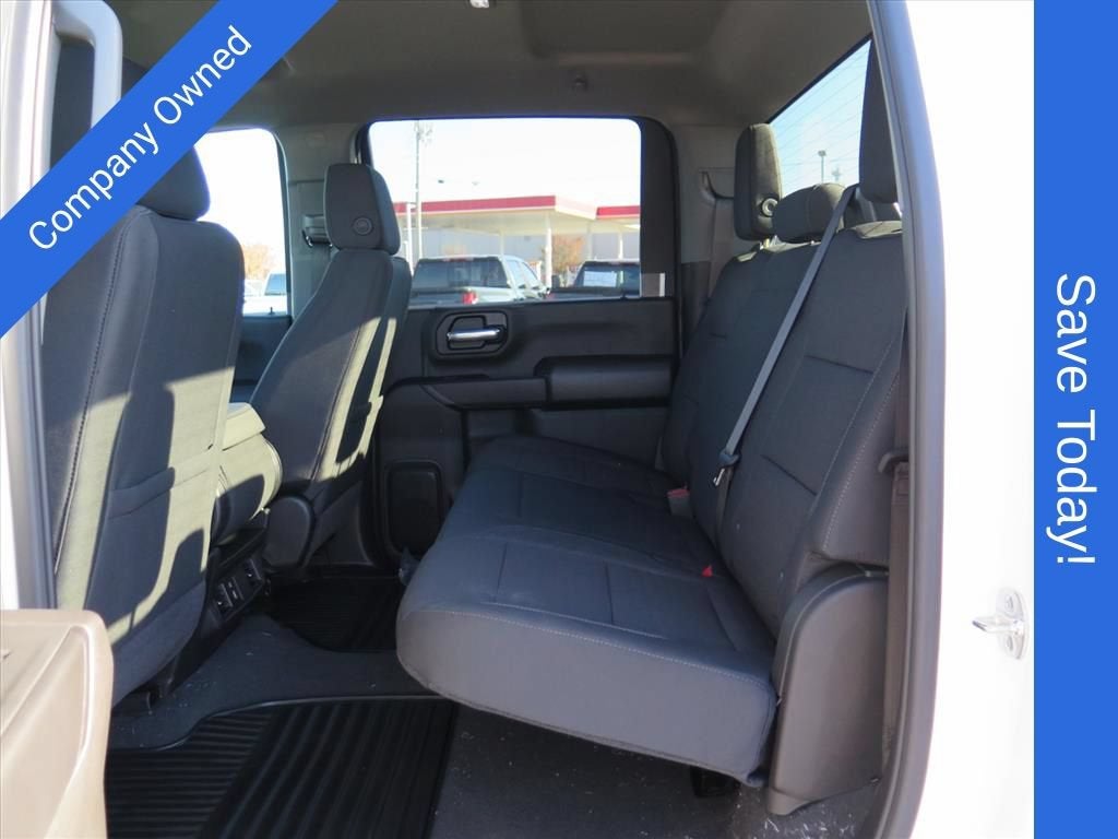 2026 Chevrolet Silverado 2500 HD CUSTOM Crew Cab Pickup Slide 13