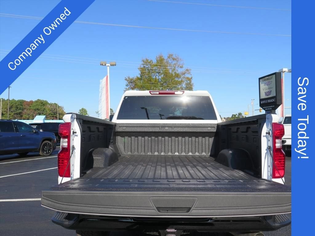 2026 Chevrolet Silverado 2500 HD CUSTOM Crew Cab Pickup Slide 14
