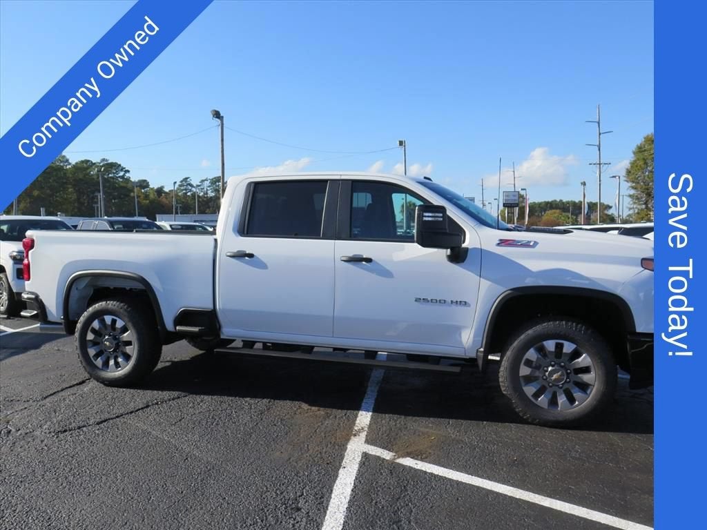 2026 Chevrolet Silverado 2500 HD CUSTOM Crew Cab Pickup Slide 1