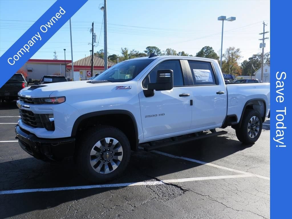 2026 Chevrolet Silverado 2500 HD CUSTOM Crew Cab Pickup Slide 7