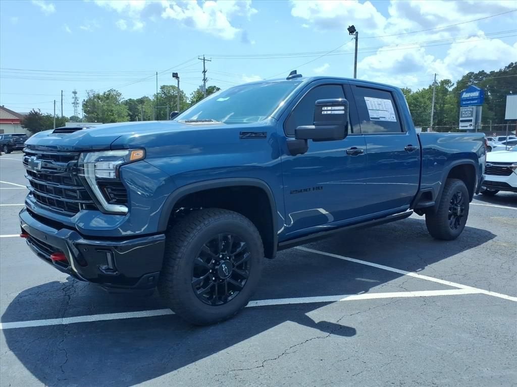2026 Chevrolet Silverado 2500 HD LTZ Crew Cab Pickup Slide 7