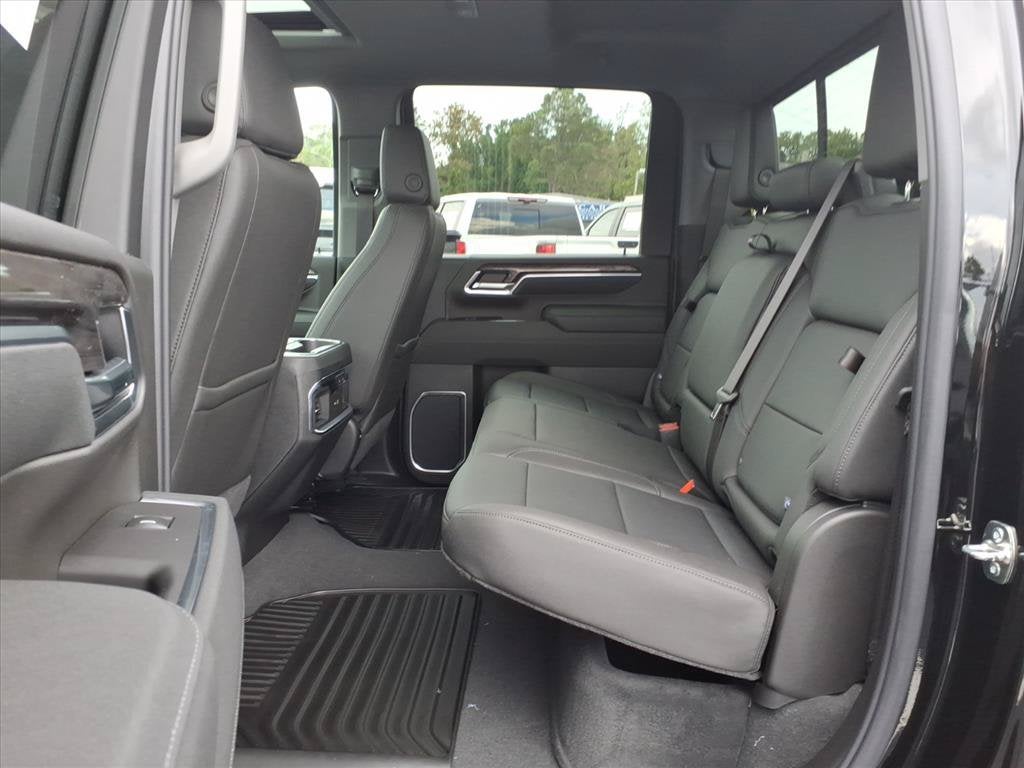 2026 Chevrolet Silverado 2500 HD LTZ Crew Cab Pickup Slide 13