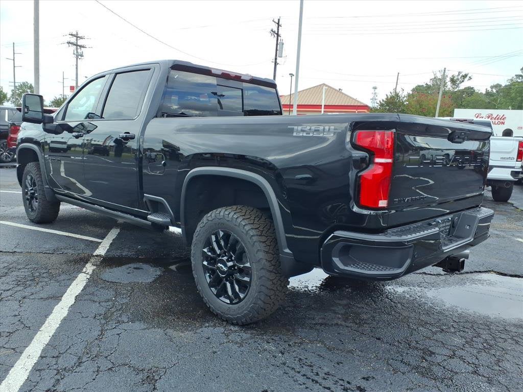 2026 Chevrolet Silverado 2500 HD LTZ Crew Cab Pickup Slide 4