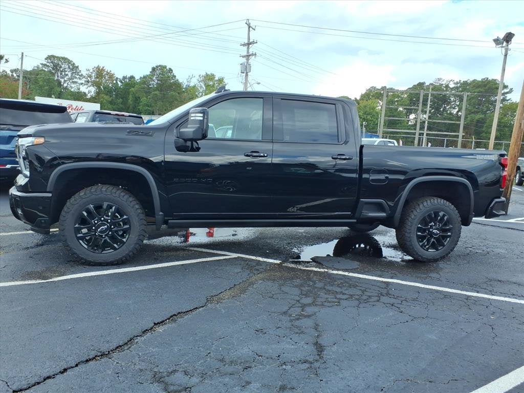 2026 Chevrolet Silverado 2500 HD LTZ Crew Cab Pickup Slide 5