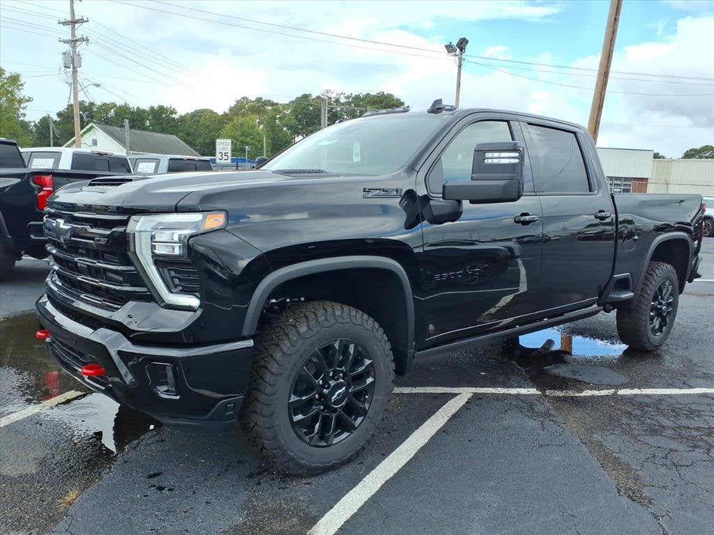 2026 Chevrolet Silverado 2500 HD LTZ Crew Cab Pickup Slide 7