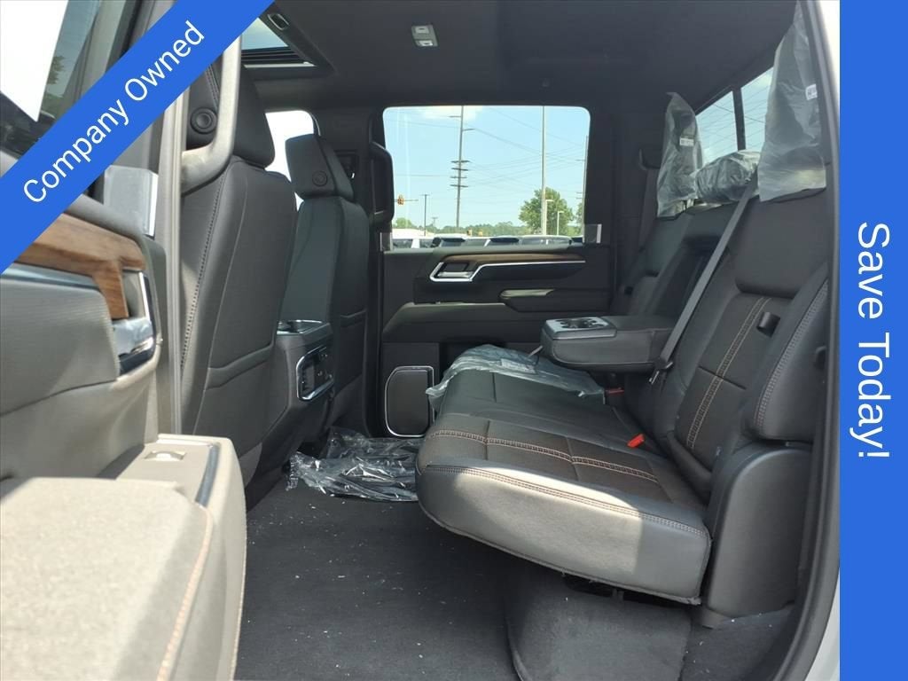 2026 Chevrolet Silverado 3500 HD HIGH COUNTRY Crew Cab Pickup Slide 13
