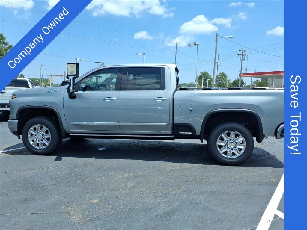 2026 Chevrolet Silverado 3500 HD HIGH COUNTRY Crew Cab Pickup Slide 5