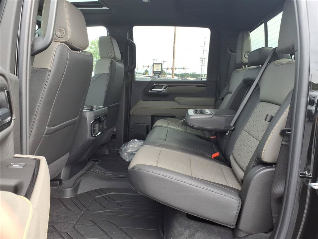 2026 Chevrolet Silverado 2500 HD ZR2 Crew Cab Pickup Slide 13