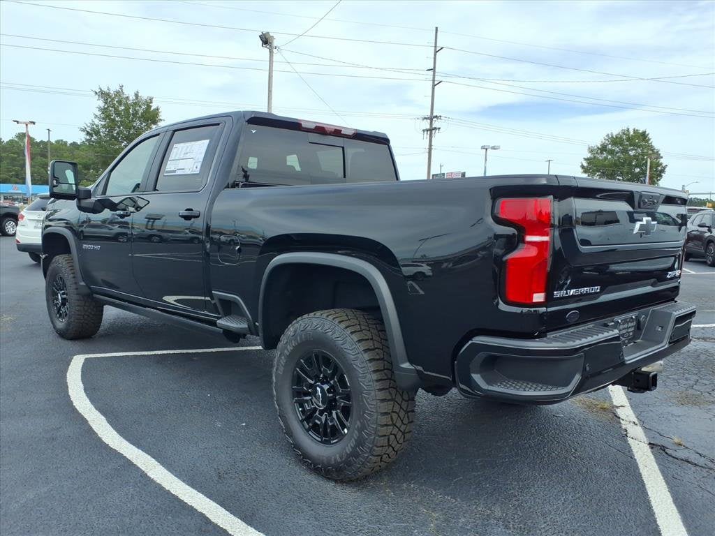 2026 Chevrolet Silverado 2500 HD ZR2 Crew Cab Pickup Slide 4