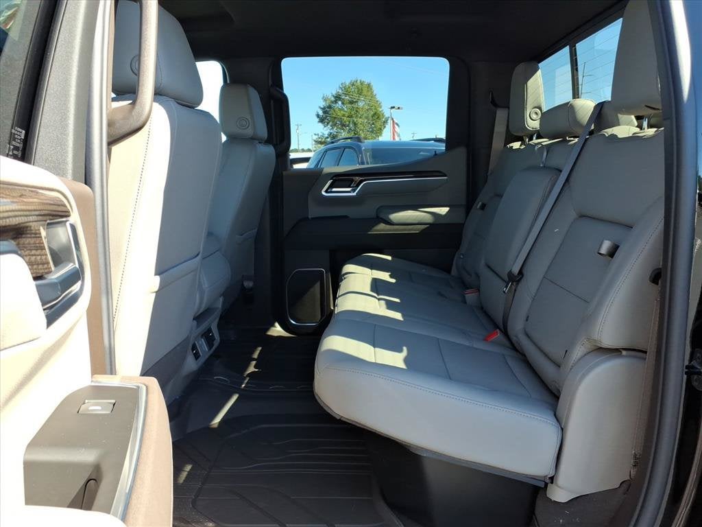2026 Chevrolet Silverado 1500 LT Crew Cab Pickup Slide 13