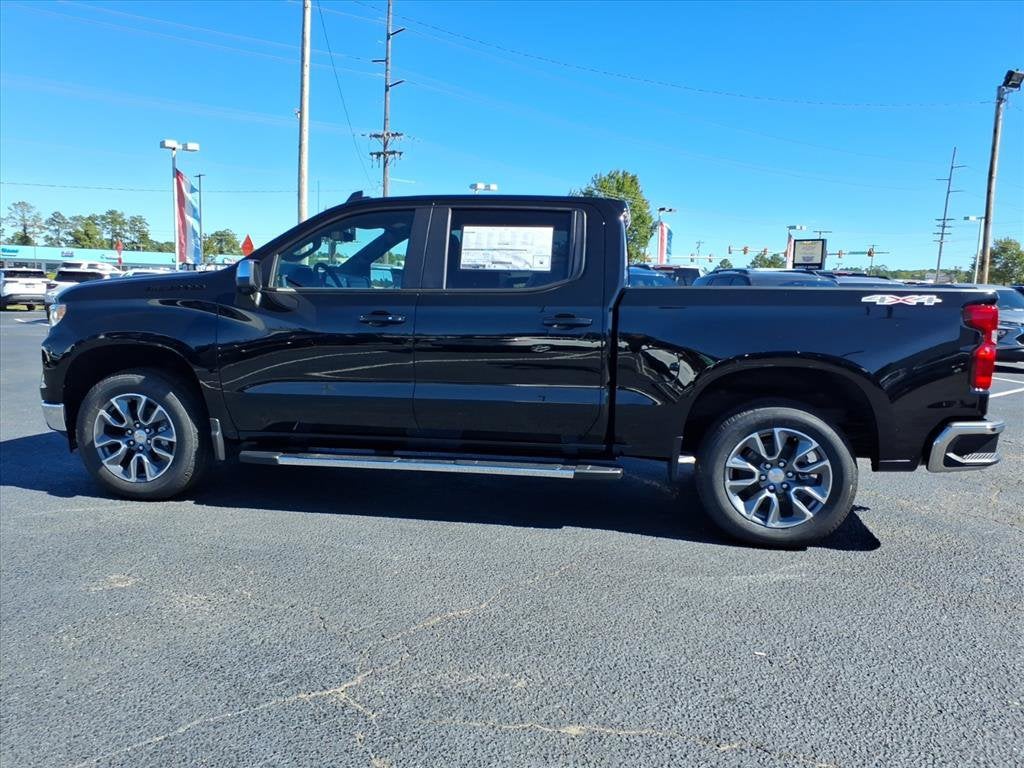 2026 Chevrolet Silverado 1500 LT Crew Cab Pickup Slide 5