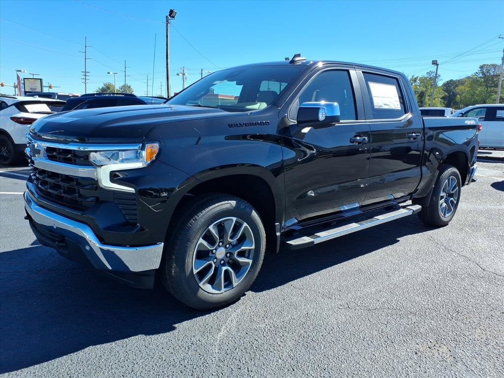 2026 Chevrolet Silverado 1500 LT Crew Cab Pickup Slide 7