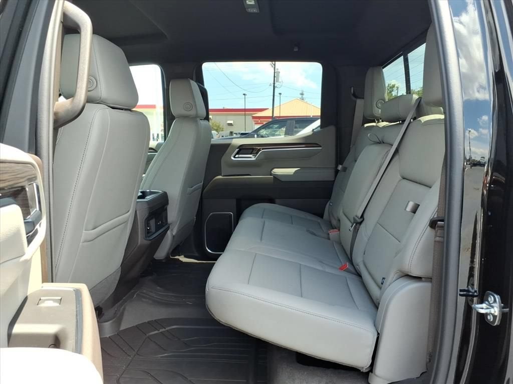2026 Chevrolet Silverado 1500 RST Crew Cab Pickup Slide 13