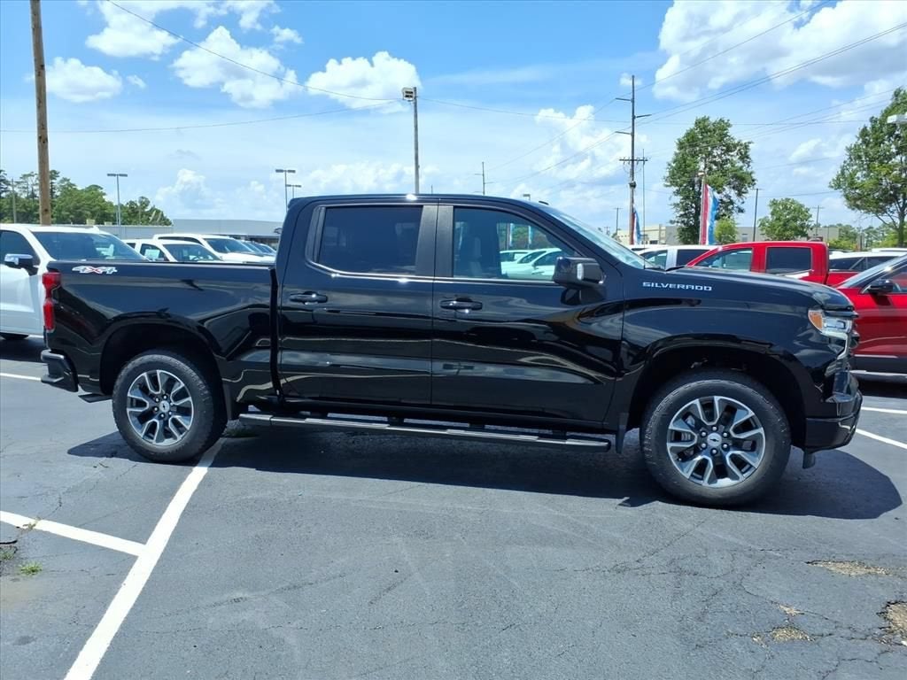 2026 Chevrolet Silverado 1500 RST Crew Cab Pickup Slide 1