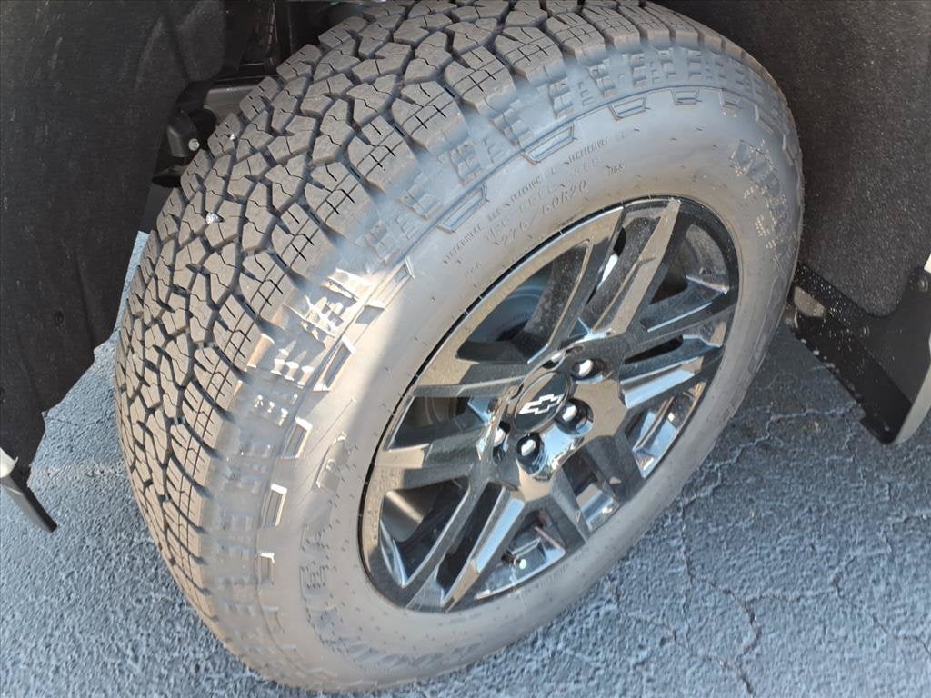 2026 Chevrolet Silverado 1500 RST Crew Cab Pickup Slide 15