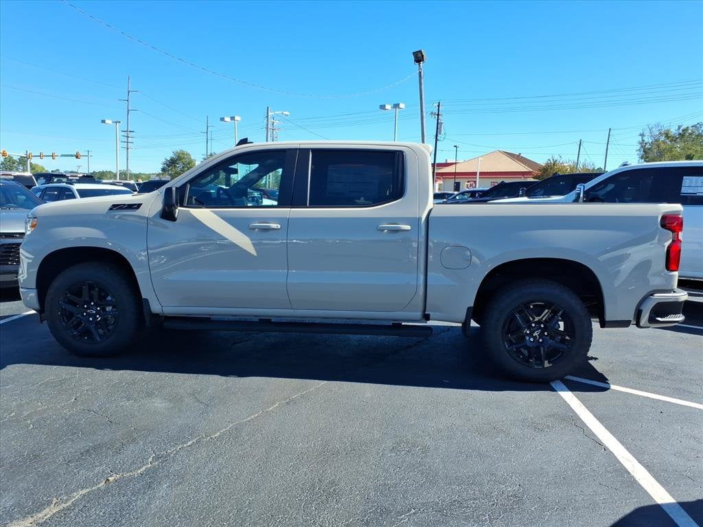 2026 Chevrolet Silverado 1500 RST Crew Cab Pickup Slide 5