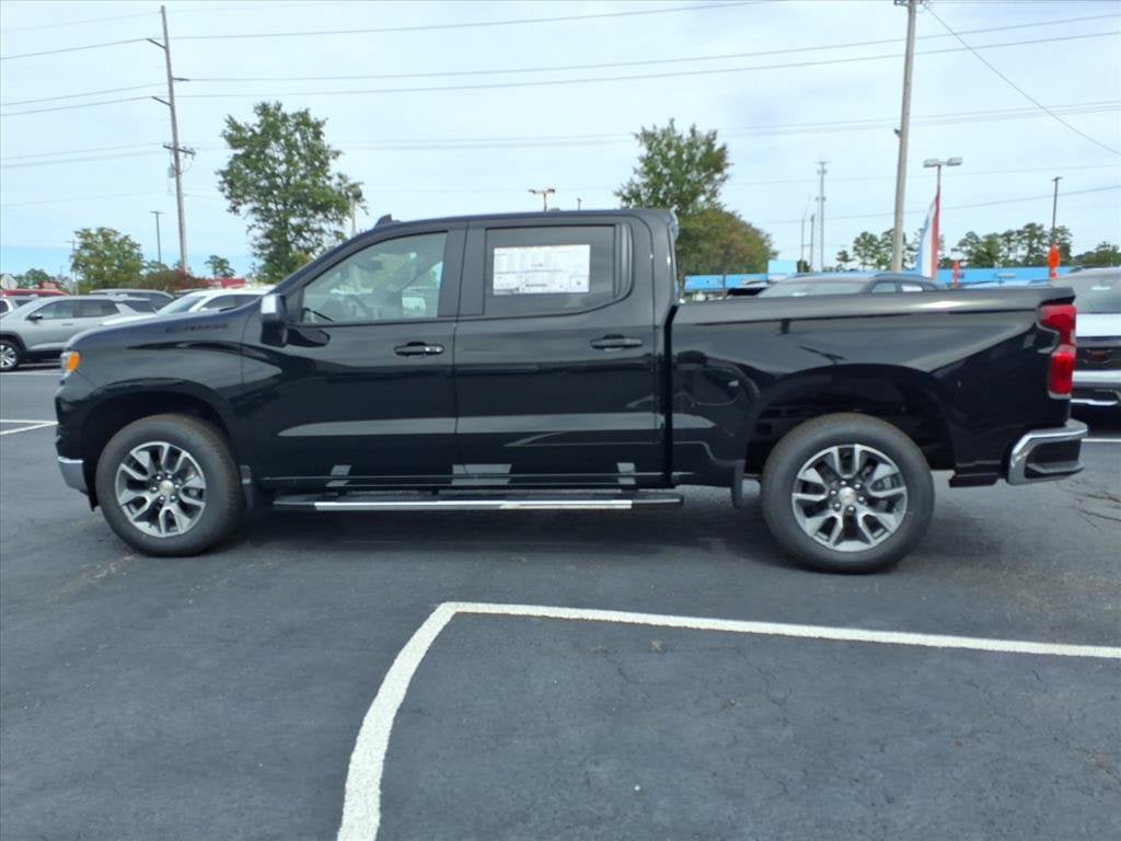 2026 Chevrolet Silverado 1500 LT Crew Cab Pickup Slide 5