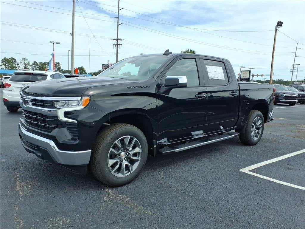2026 Chevrolet Silverado 1500 LT Crew Cab Pickup Slide 7