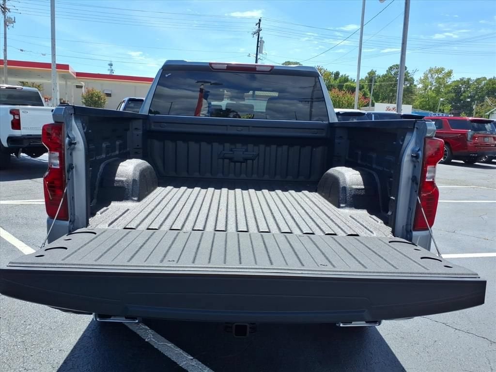 2026 Chevrolet Silverado 1500 CUSTOM TRAIL BOSS Crew Cab Pickup Slide 14