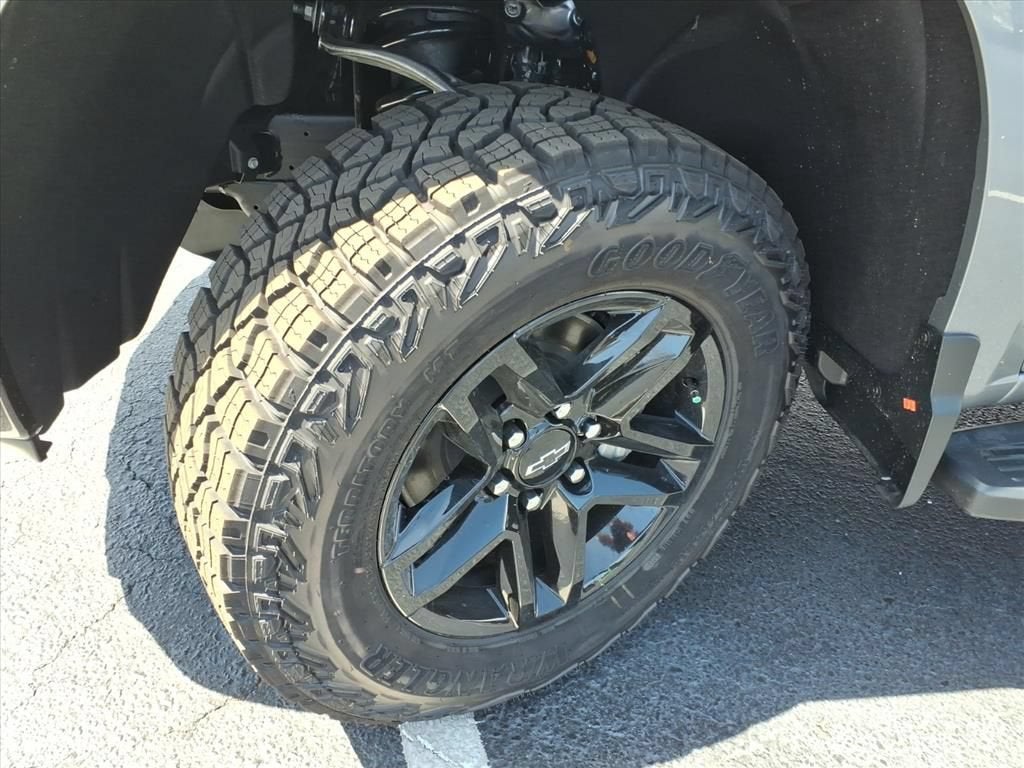 2026 Chevrolet Silverado 1500 CUSTOM TRAIL BOSS Crew Cab Pickup Slide 15