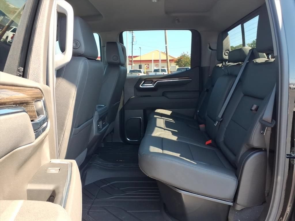 2026 Chevrolet Silverado 1500 RST Crew Cab Pickup Slide 13