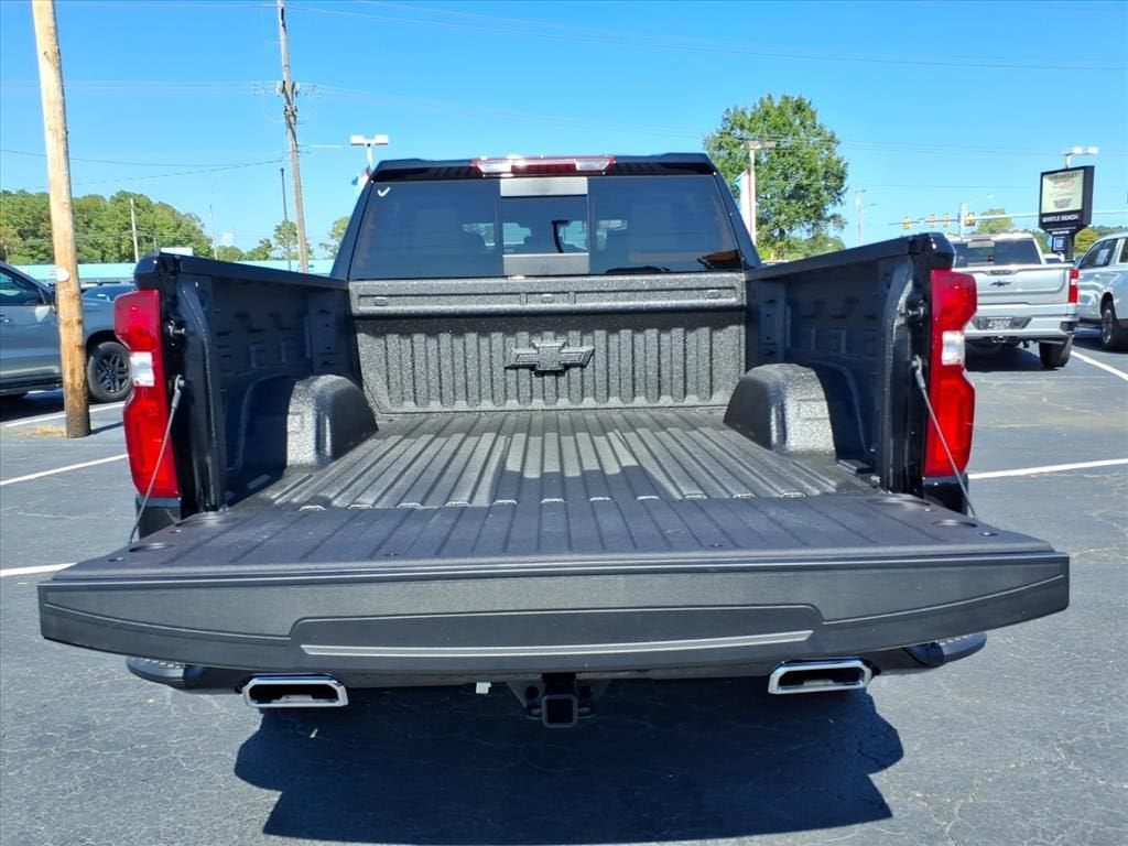 2026 Chevrolet Silverado 1500 RST Crew Cab Pickup Slide 14