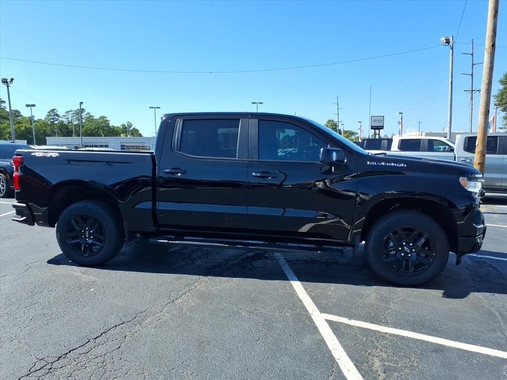 2026 Chevrolet Silverado 1500 RST Crew Cab Pickup Slide 1