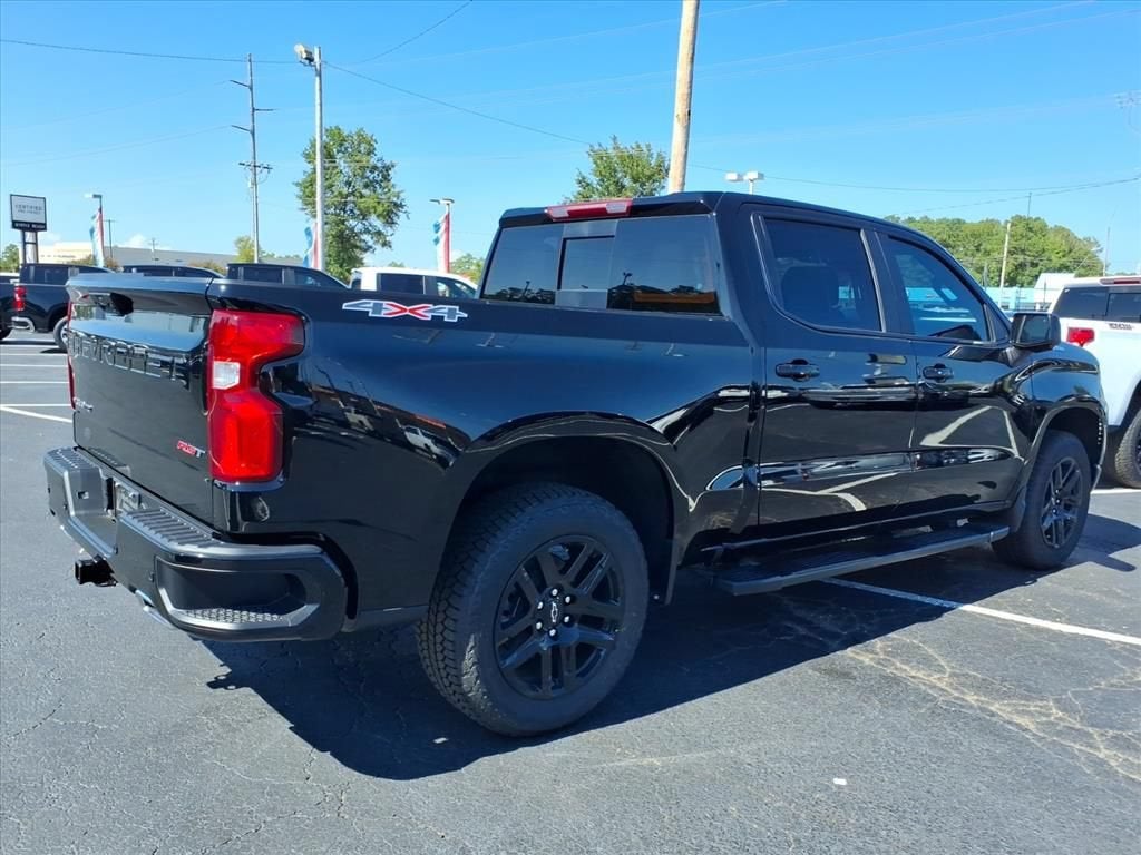 2026 Chevrolet Silverado 1500 RST Crew Cab Pickup Slide 2