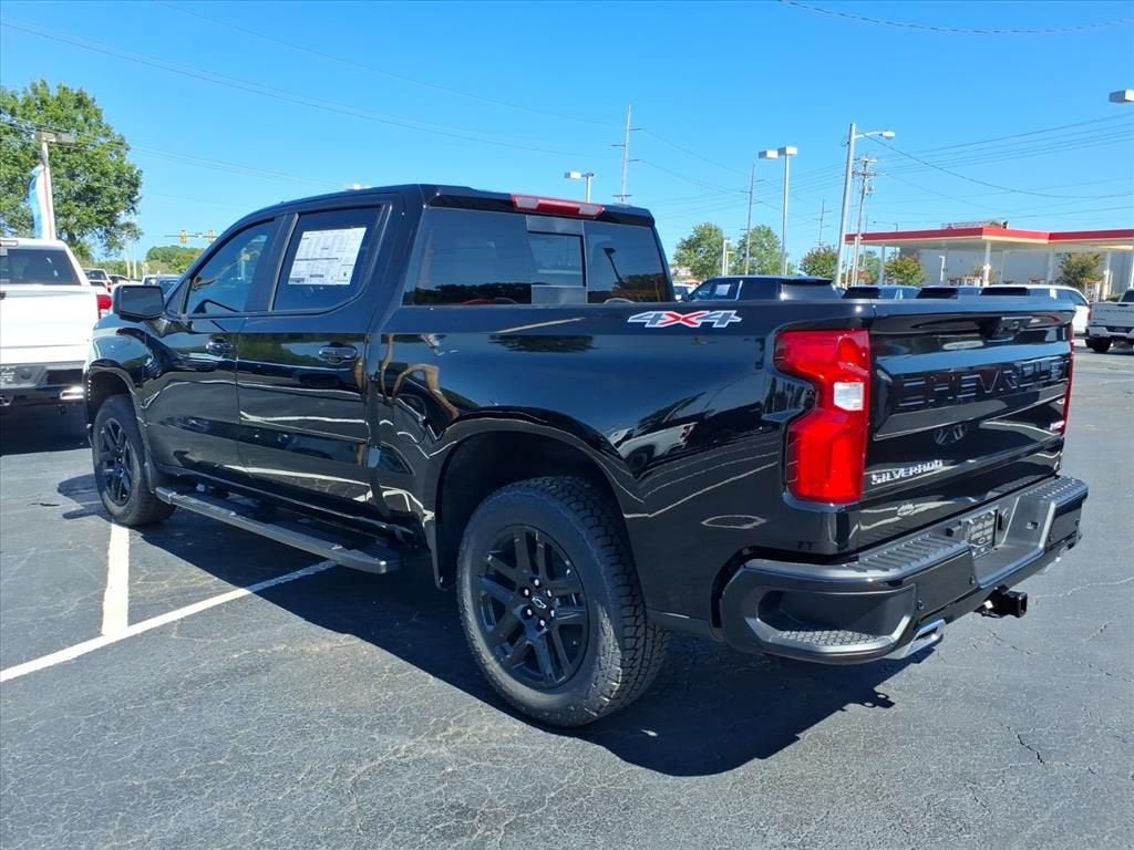2026 Chevrolet Silverado 1500 RST Crew Cab Pickup Slide 4