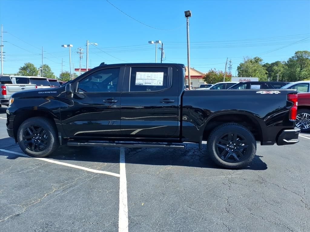 2026 Chevrolet Silverado 1500 RST Crew Cab Pickup Slide 5