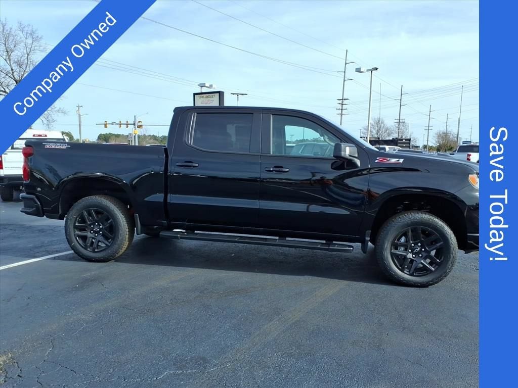 2026 Chevrolet Silverado 1500 LT TRAIL BOSS Crew Cab Pickup Slide 1