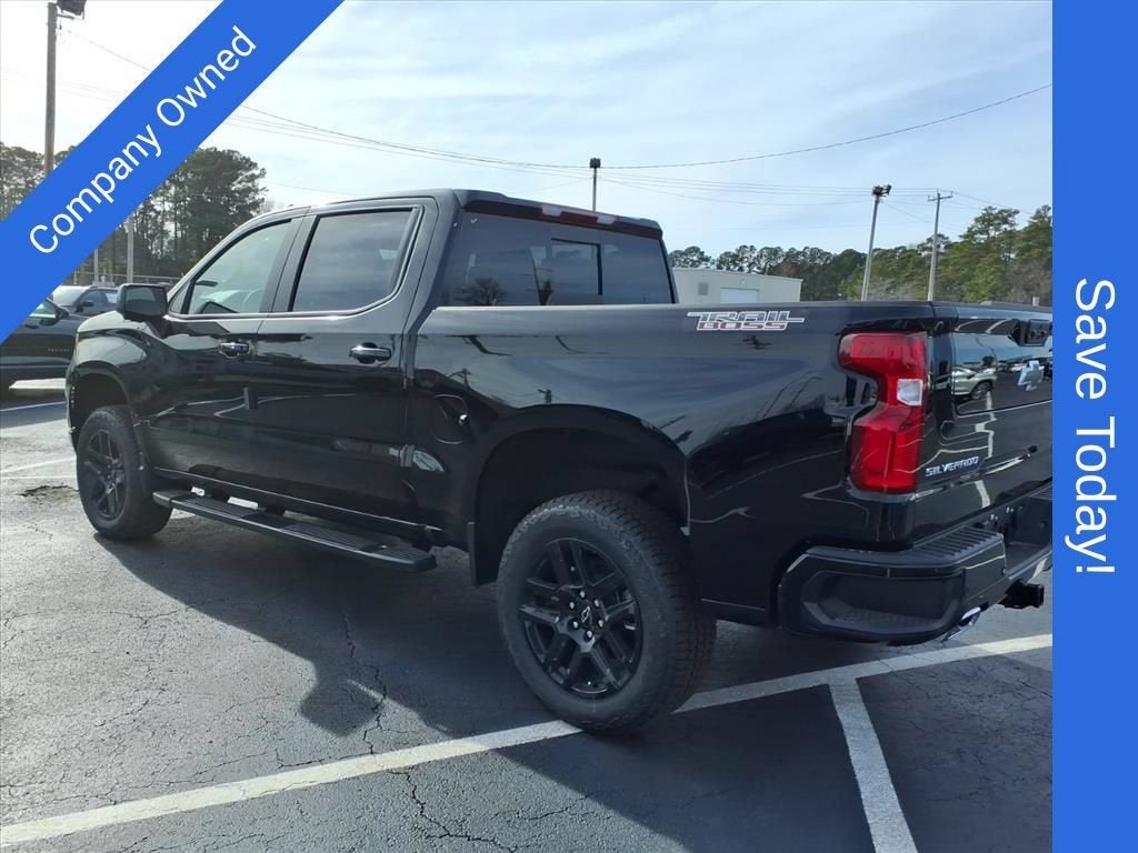2026 Chevrolet Silverado 1500 LT TRAIL BOSS Crew Cab Pickup Slide 4