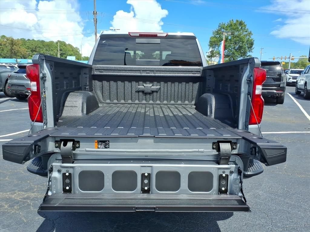 2026 Chevrolet Silverado 1500 LT TRAIL BOSS Crew Cab Pickup Slide 14