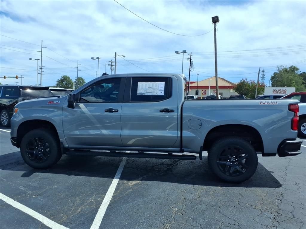 2026 Chevrolet Silverado 1500 LT TRAIL BOSS Crew Cab Pickup Slide 5