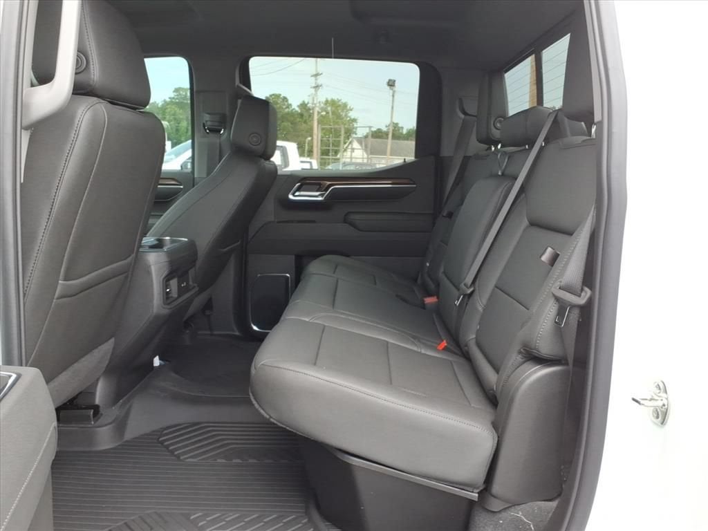 2026 Chevrolet Silverado 1500 LT TRAIL BOSS Crew Cab Pickup Slide 13