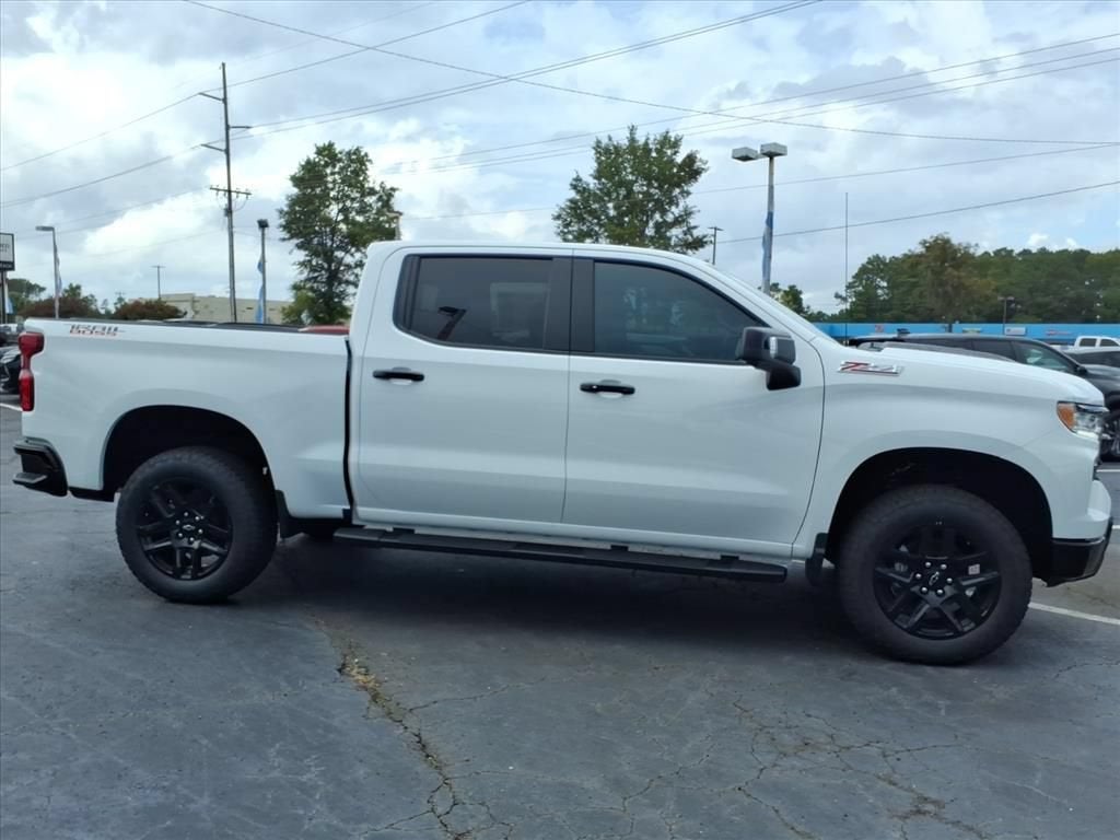 2026 Chevrolet Silverado 1500 LT TRAIL BOSS Crew Cab Pickup Slide 1